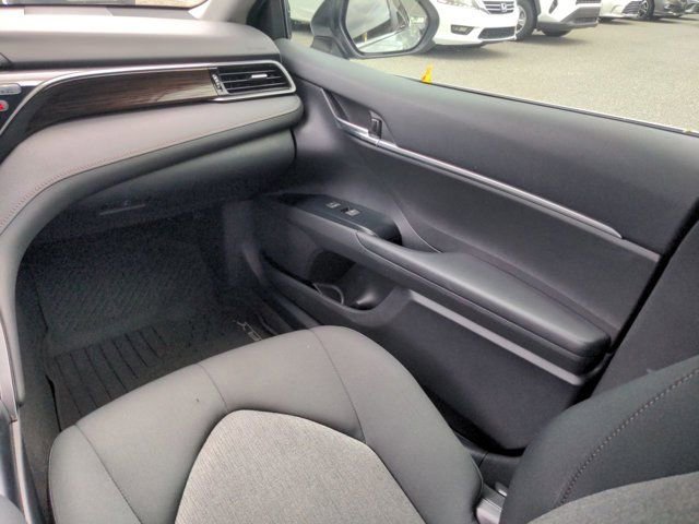 Used 2020 Toyota Camry LE FWD image 16