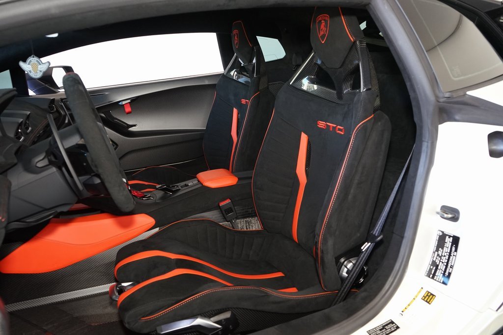 Used 2022 Lamborghini Huracan STO image 16