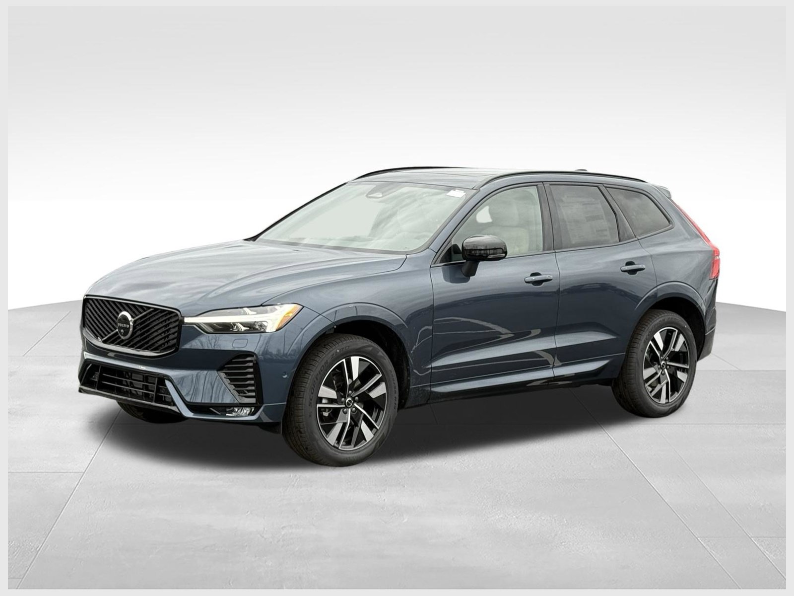 New 2026 Volvo XC60 B5 Plus w/ Protection Package Premier AWD/4WD 360° Tour
