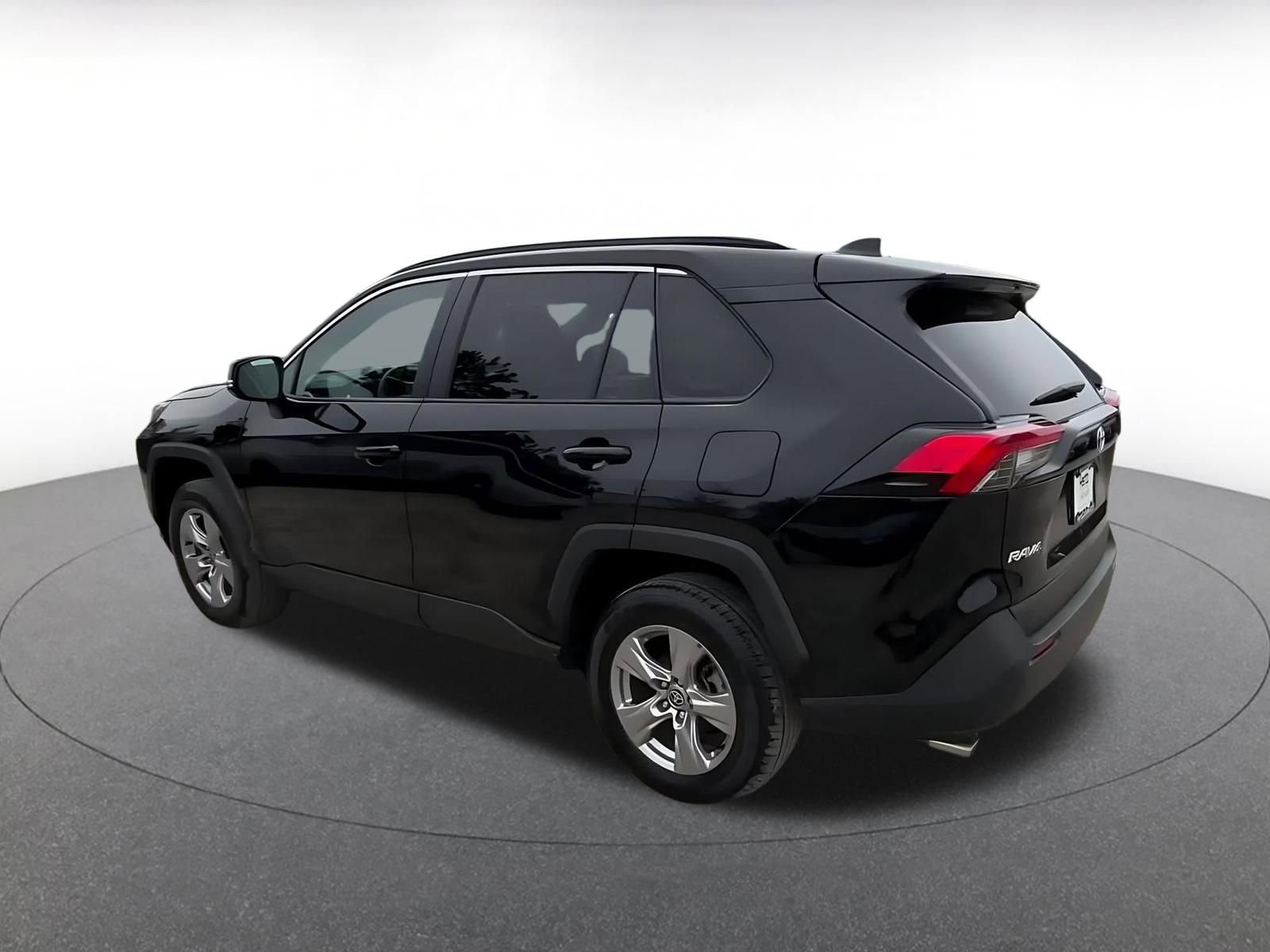 Used 2025 Toyota RAV4 XLE w/ Weather Package FWD image 10