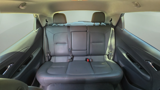 Used 2020 Chevrolet Bolt Premier w/ Infotainment Package FWD image 31