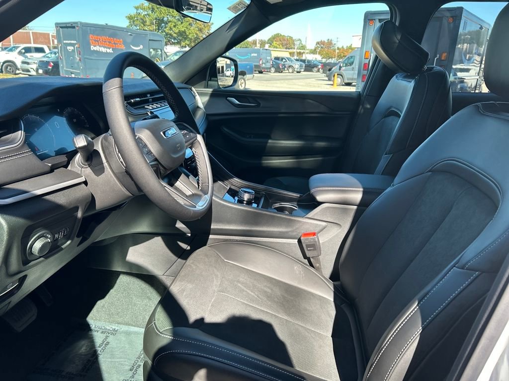 New 2025 Jeep Grand Cherokee L Altitude image 23