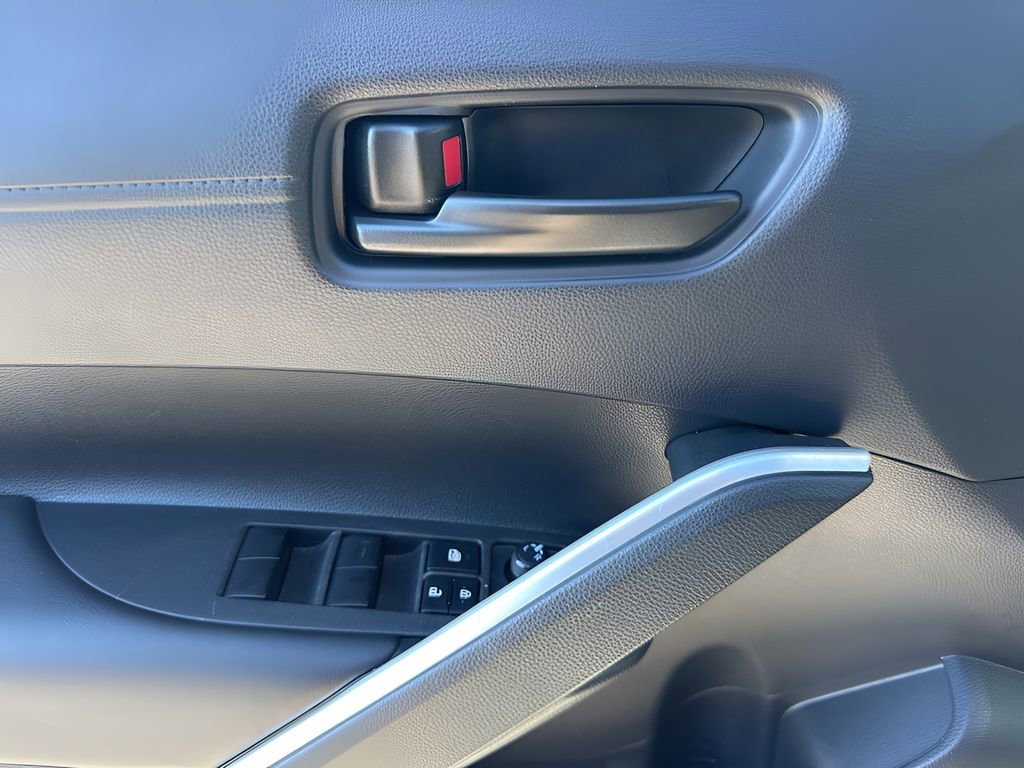 Used 2024 Toyota Corolla Cross LE image 23
