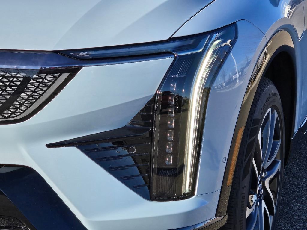 New 2025 Cadillac Optiq Sport 1 image 35