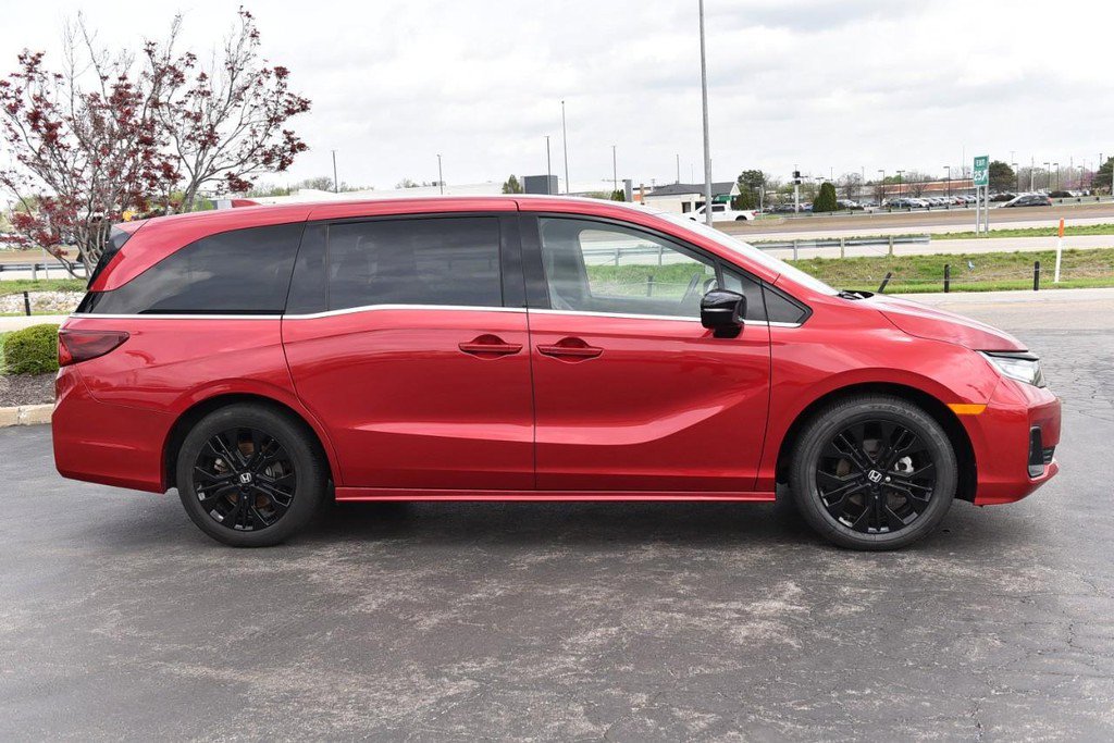 Certified 2025 Honda Odyssey Sport-L image 5