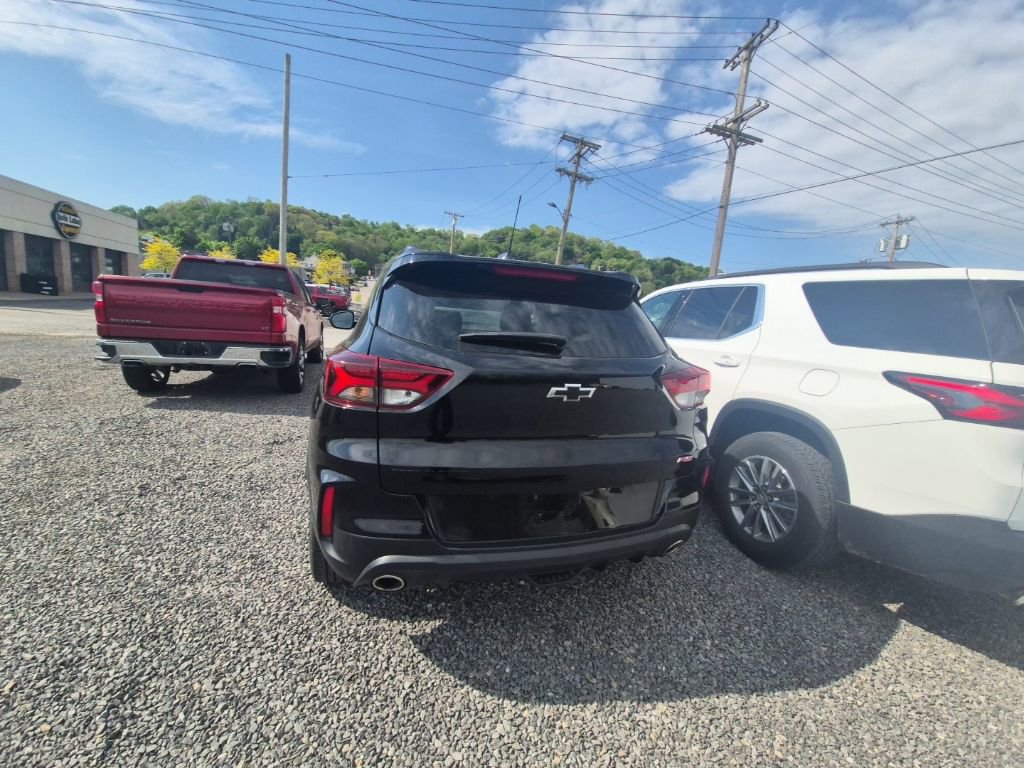 Used 2023 Chevrolet TrailBlazer RS w/ Sun and Liftgate Package FWD image 5