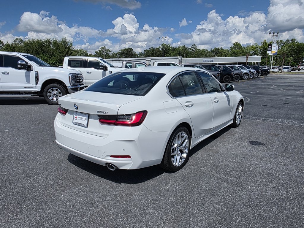 Used 2026 BMW 330i xDrive Sedan AWD/4WD image 6