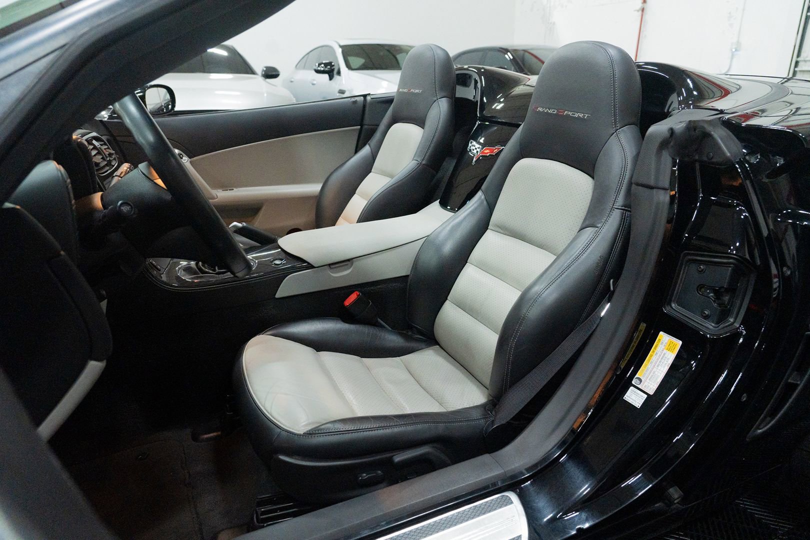 Used 2010 Chevrolet Corvette Grand Sport w/ Preferred Equipment Group RWD image 20