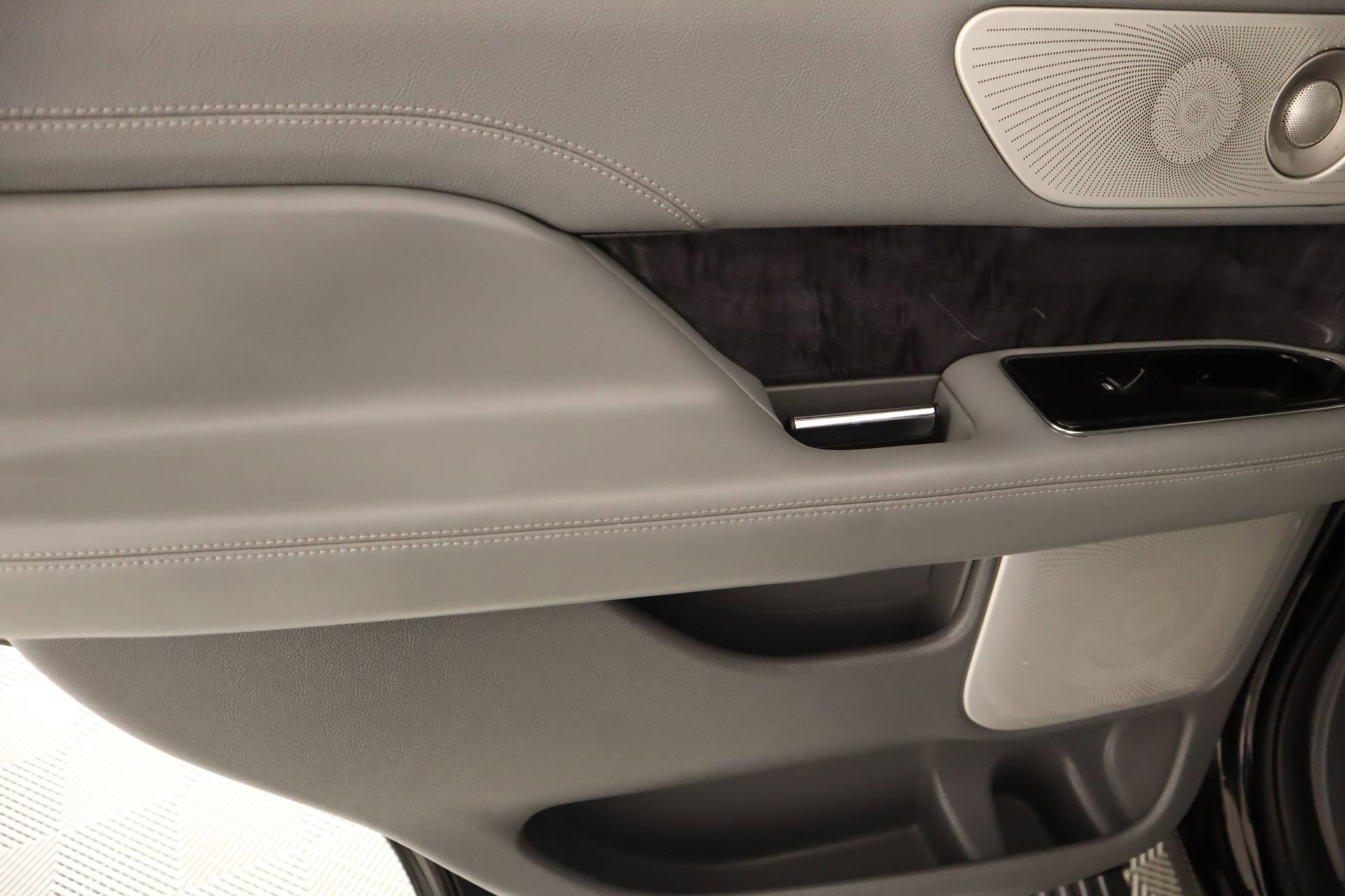 Used 2020 Lincoln Navigator Reserve w/ Luxury Package image 19