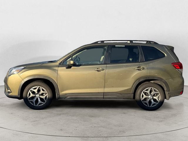 Used 2023 Subaru Forester Premium image 2