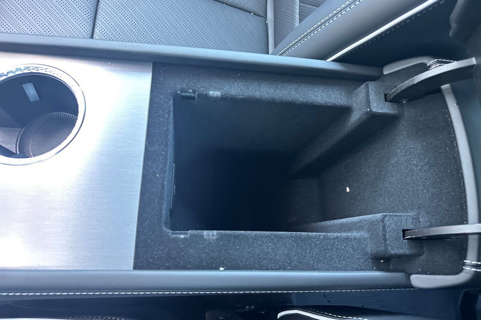 Certified 2026 Cadillac Vistiq Platinum w/ LPO, Floor Liner Package AWD/4WD image 33