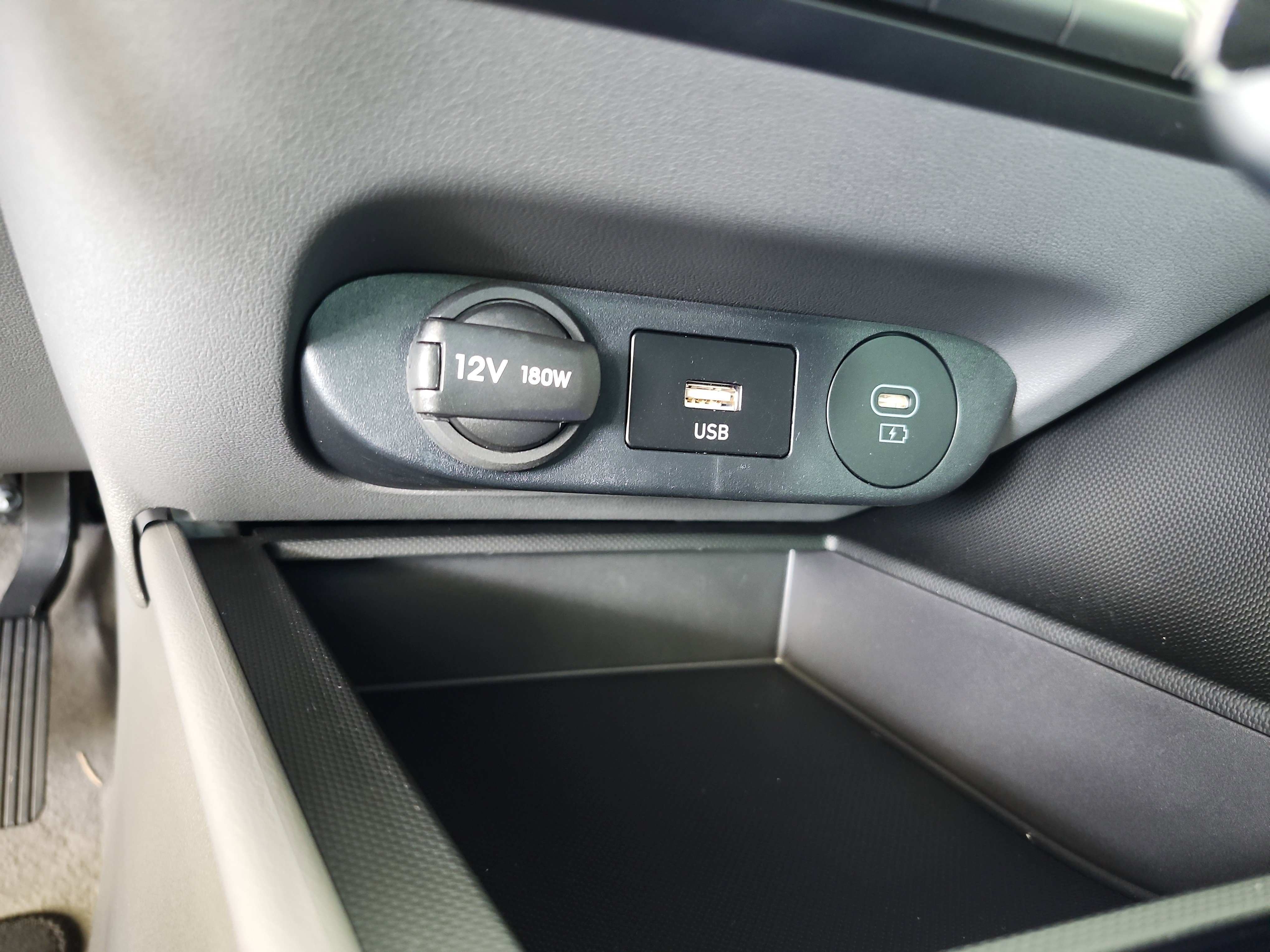 Used 2025 Hyundai Elantra SE FWD image 27