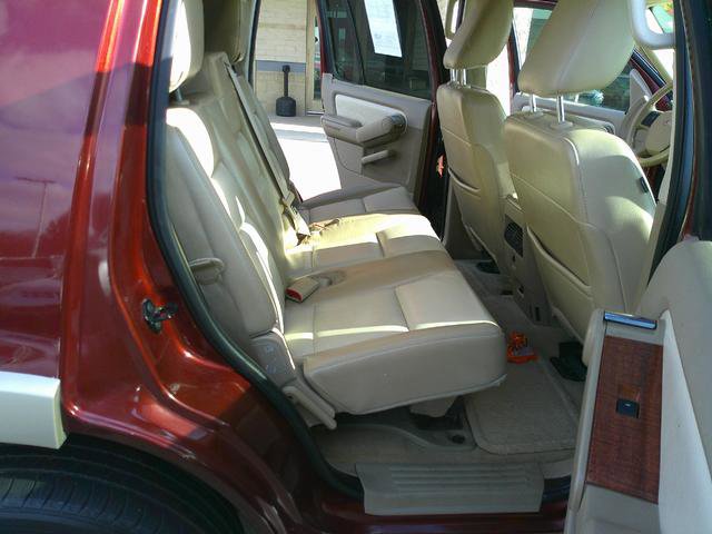 Used 2010 Ford Explorer Eddie Bauer image 7