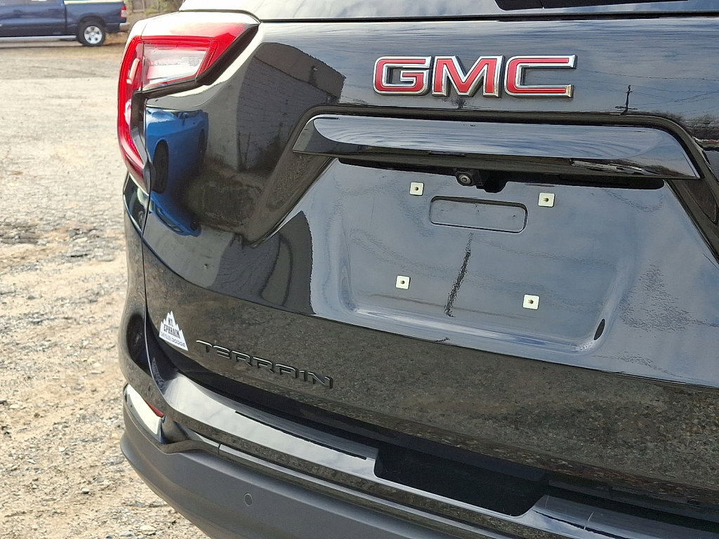 Used 2023 GMC Terrain SLE w/ Driver Convenience Package image 18