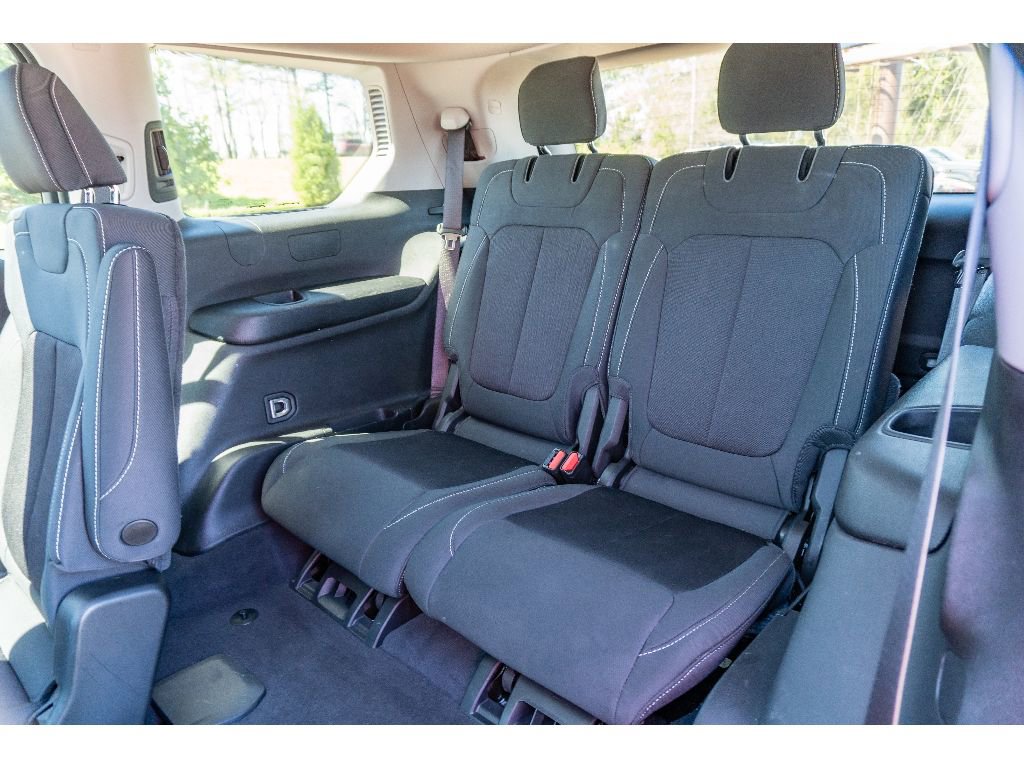 Used 2024 Jeep Grand Cherokee L Laredo image 15