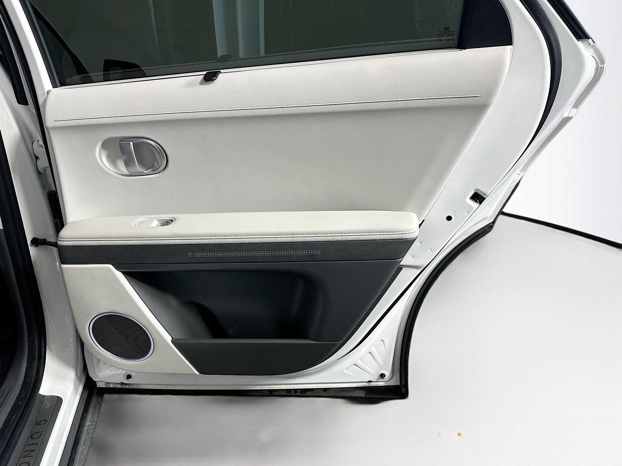 Used 2024 Hyundai Ioniq 5 Limited RWD image 32