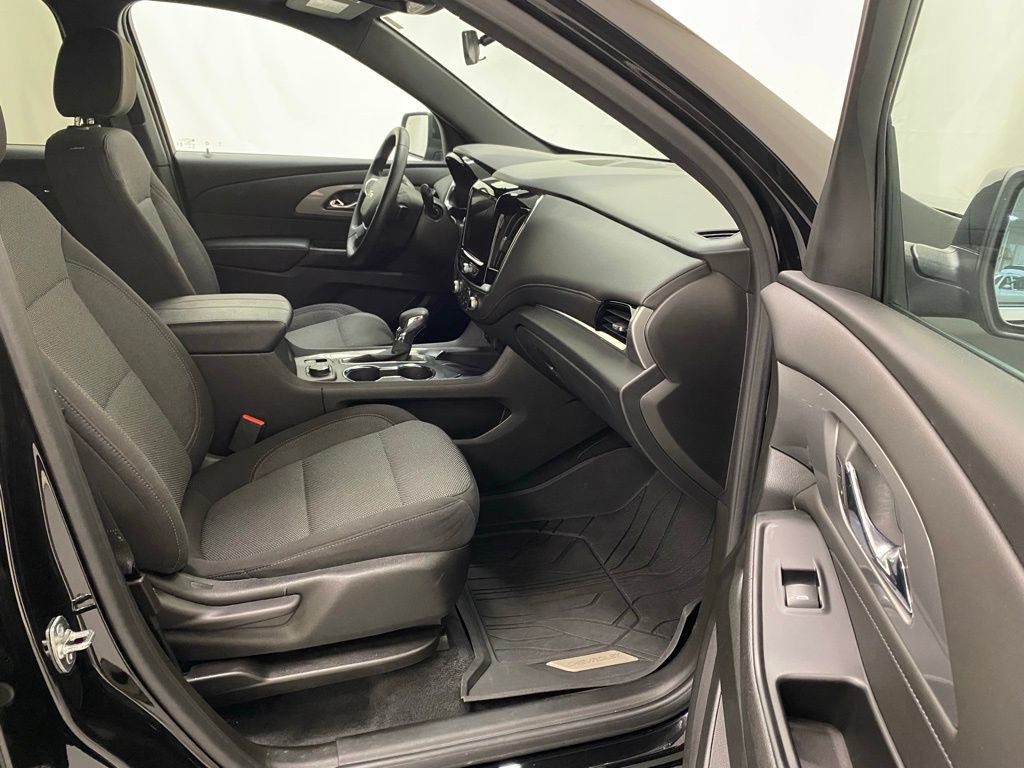 Used 2024 Chevrolet Traverse LT w/ LPO, Floor Liner Package AWD/4WD image 15