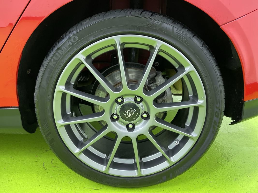 Used 2014 Ford Focus SE w/ Equipment Group 201A image 2