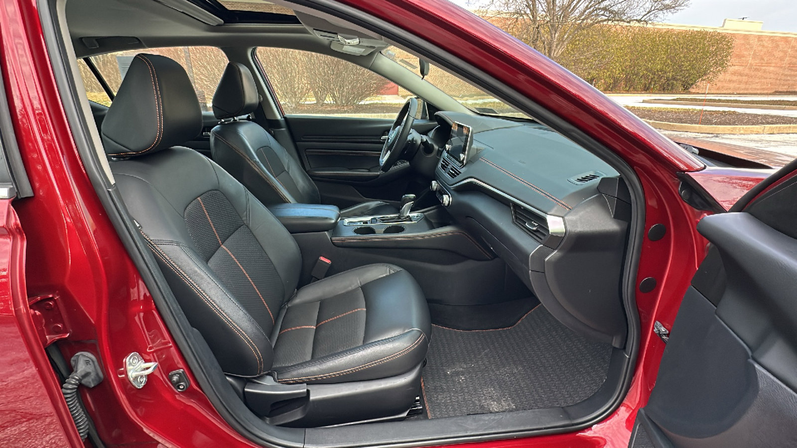 Certified 2020 Nissan Altima 2.5 SR w/ Premium Package image 25