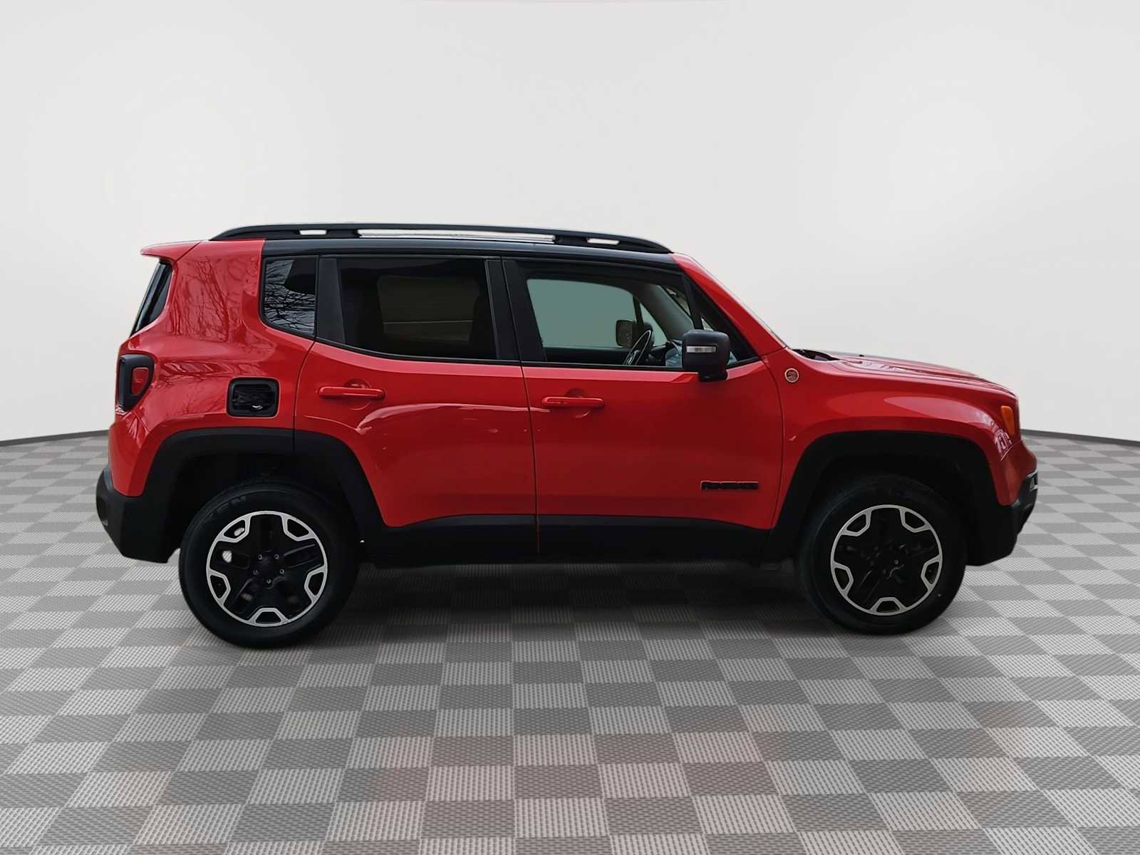 Used 2015 Jeep Renegade Trailhawk w/ Popular Equipment Group AWD/4WD image 9