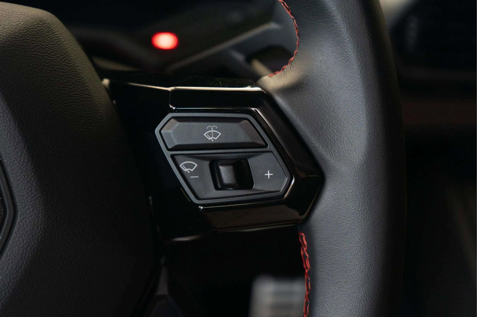 Used 2023 Lamborghini Huracan EVO RWD image 32