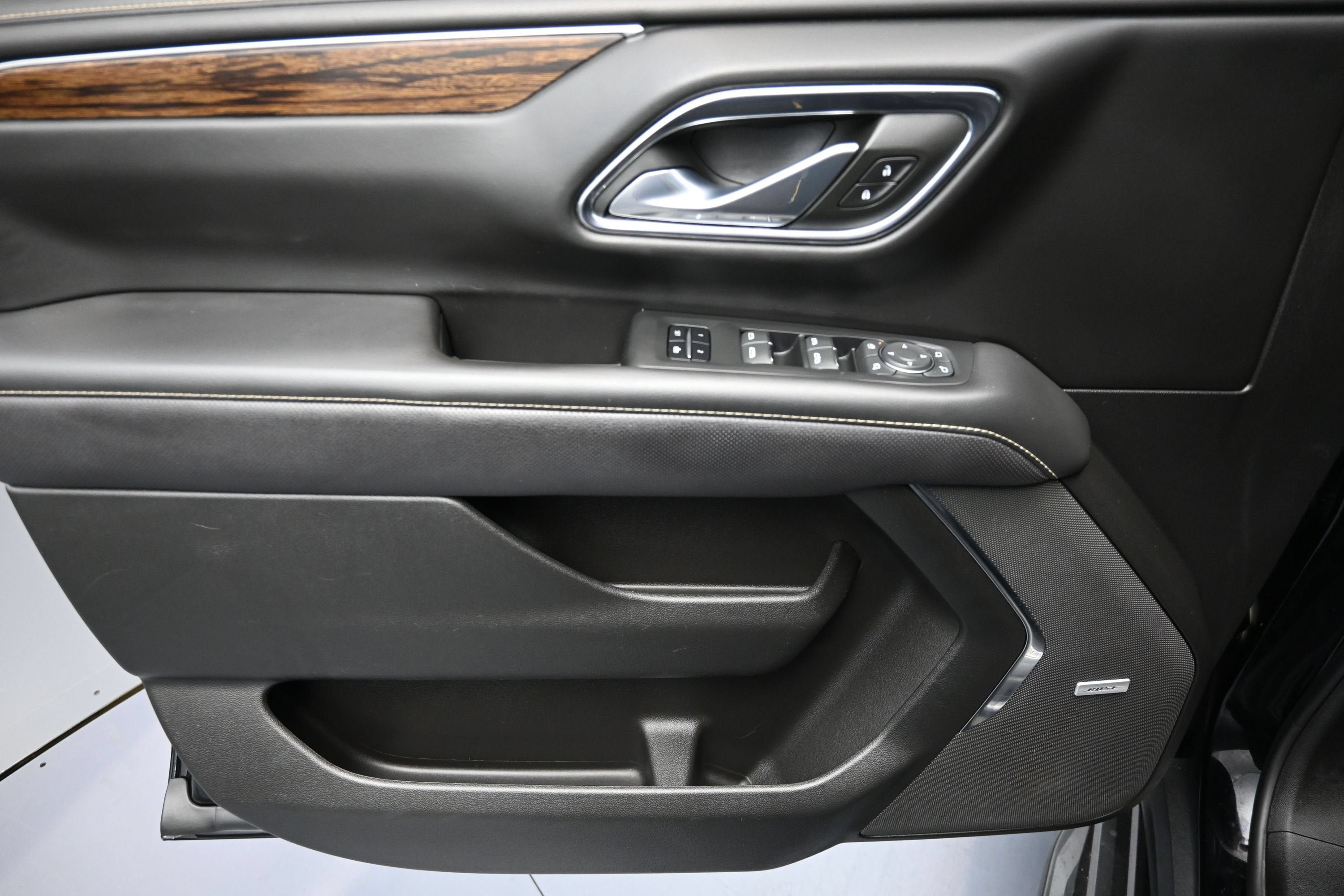 Used 2023 Chevrolet Suburban Premier AWD/4WD image 25