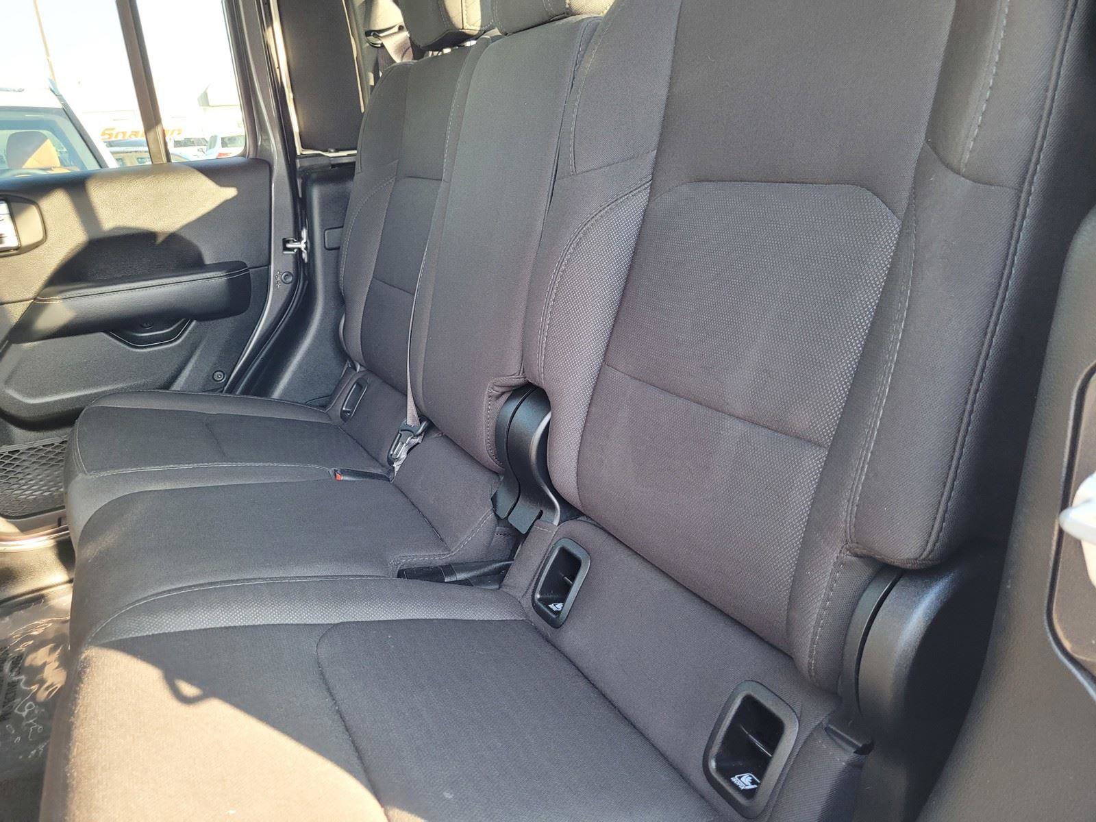 Used 2020 Jeep Gladiator Overland w/ Trailer Tow Package image 15