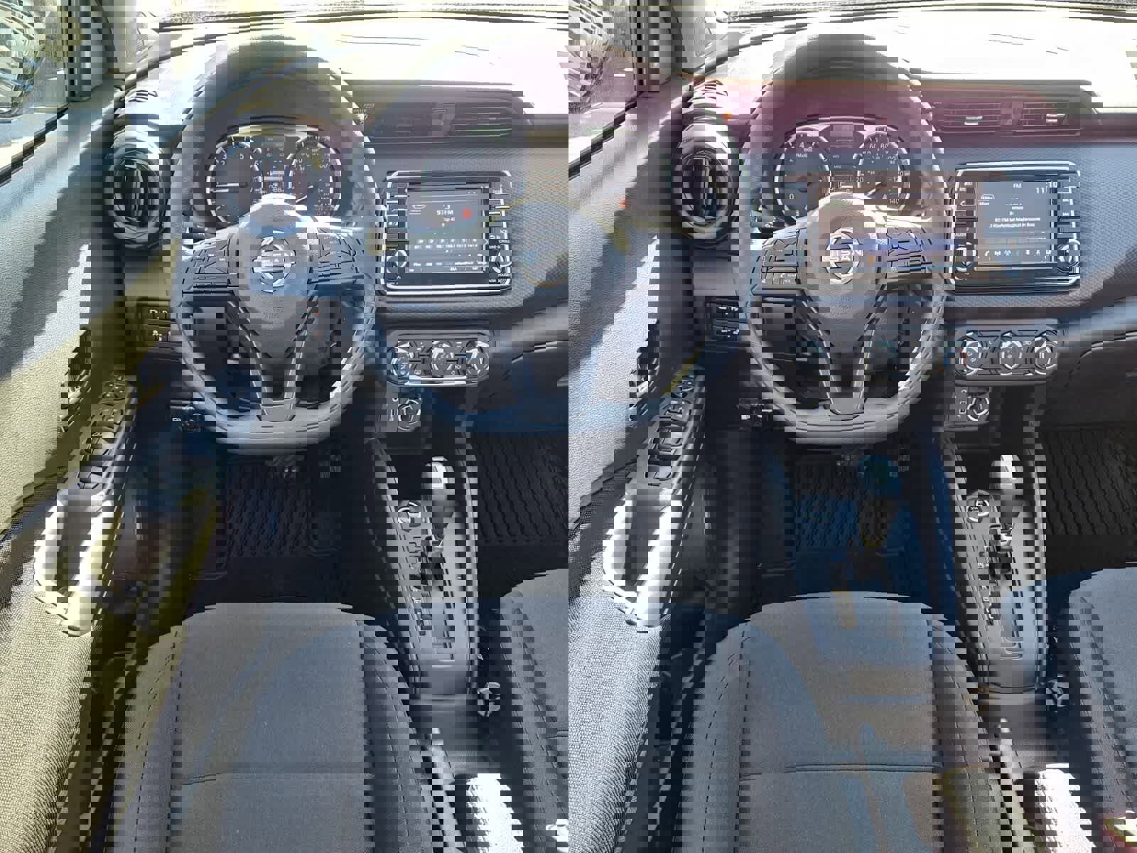 New 2025 Nissan Kicks Play S image 5