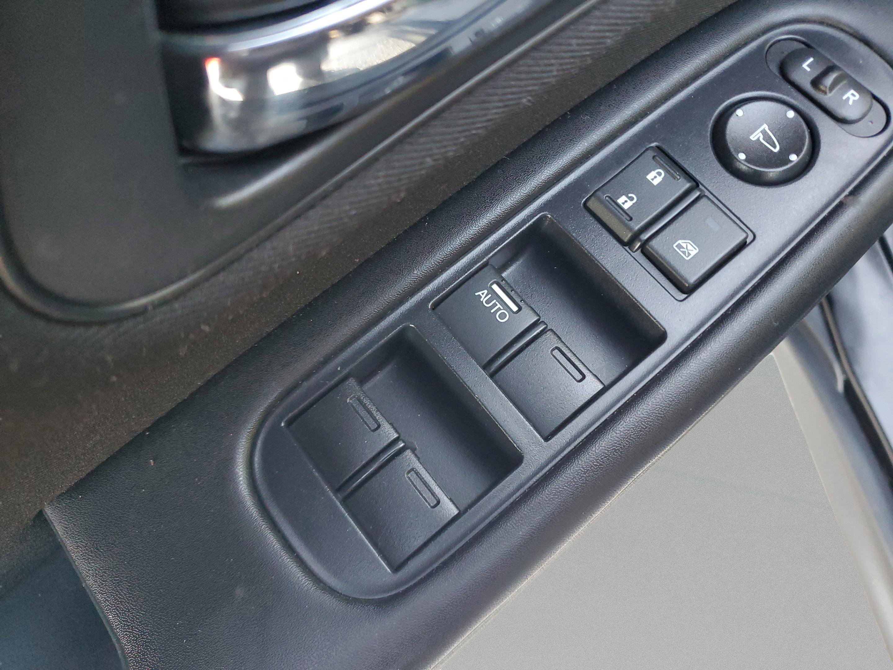 Used 2017 Honda HR-V LX image 14