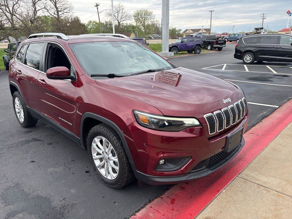 Used 2019 Jeep Cherokee Latitude w/ Cold Weather Group FWD image 5