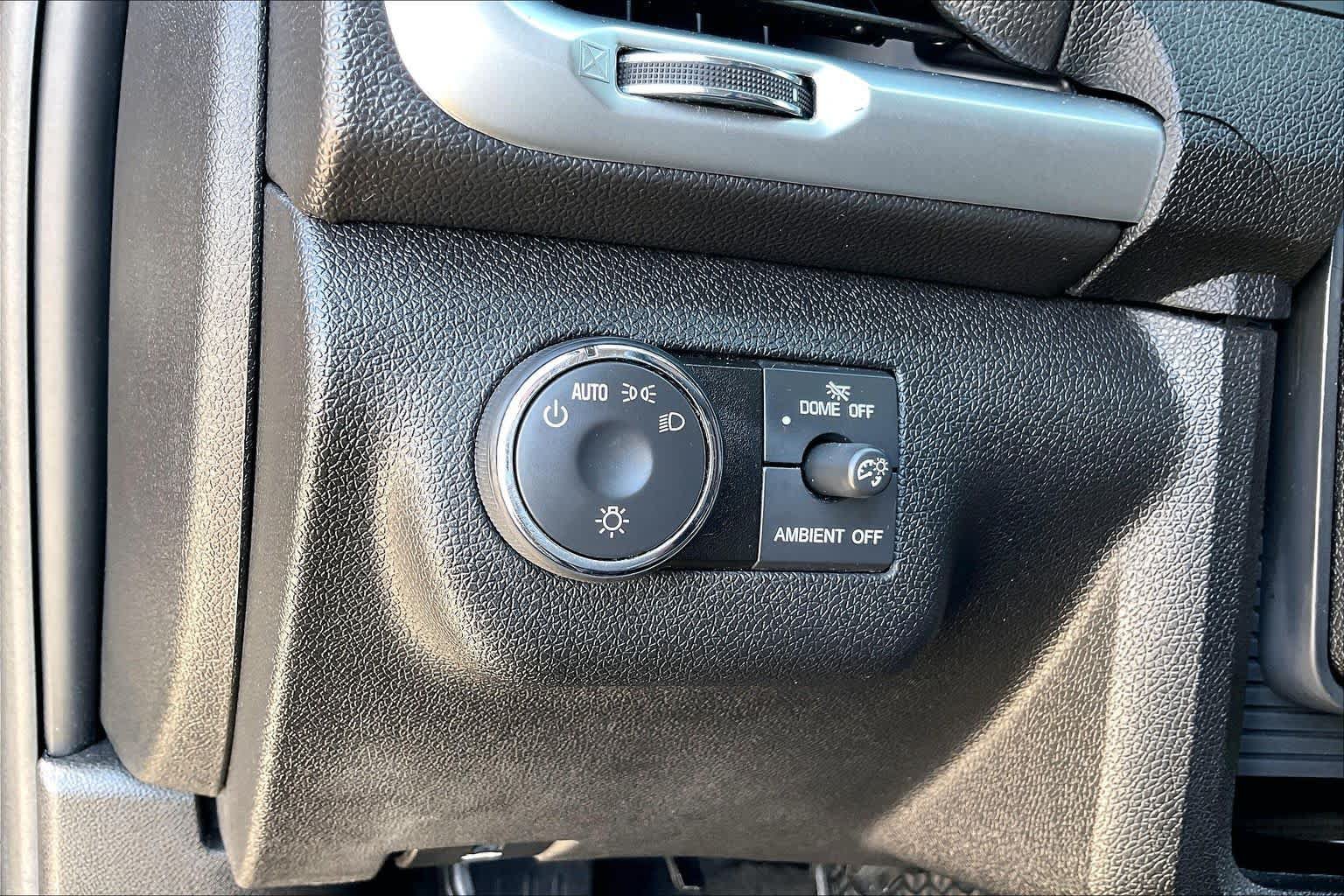 Used 2016 GMC Acadia SLE FWD image 14