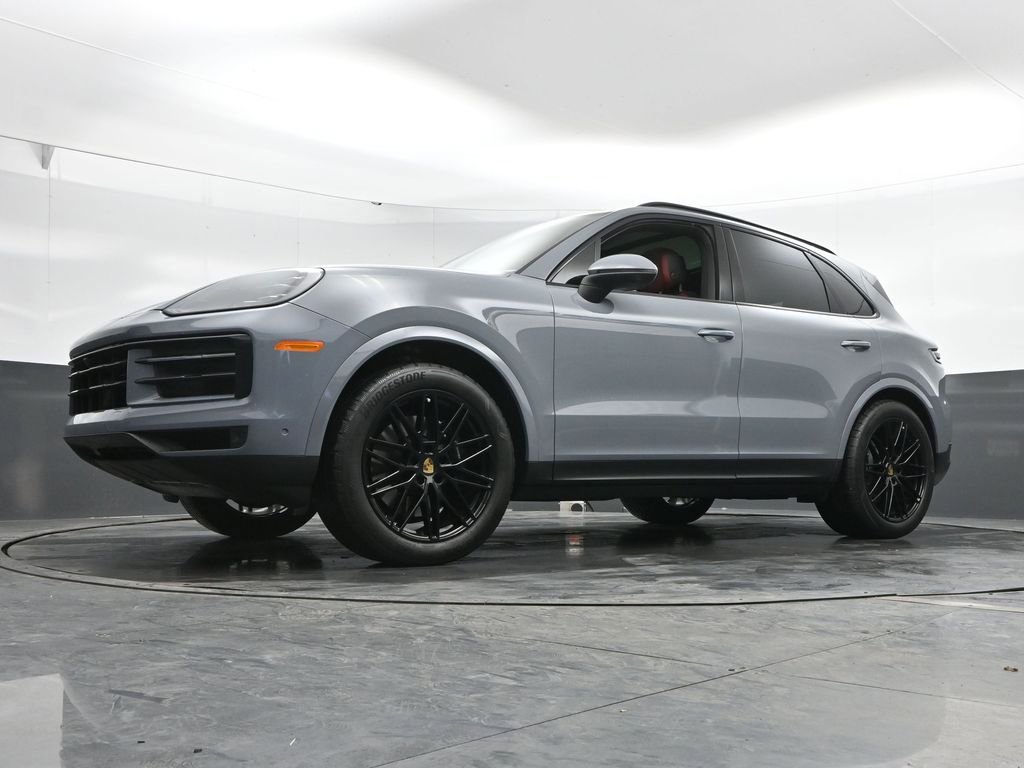 Used 2024 Porsche Cayenne image 48