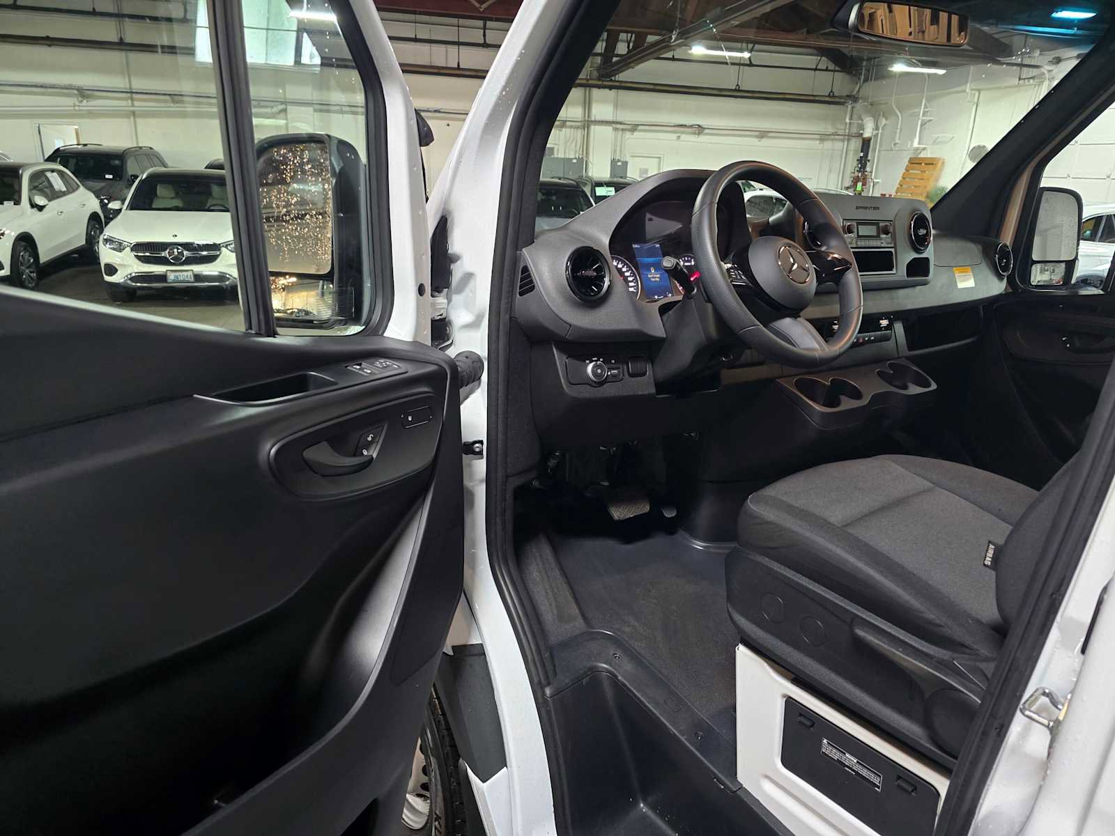 Used 2025 Mercedes-Benz Sprinter 2500 image 20