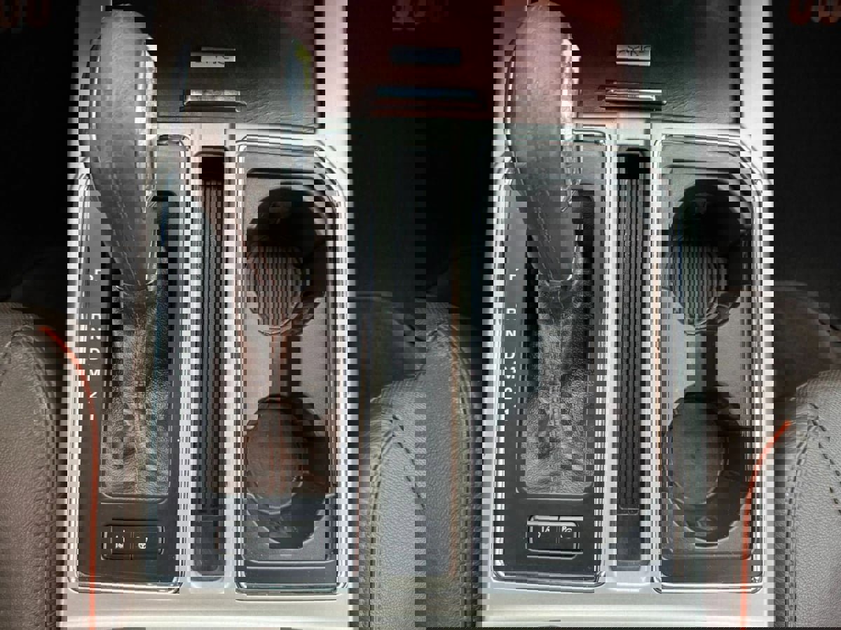 Used 2015 Ford F150 King Ranch w/ Equipment Group 601A Luxury AWD/4WD image 43