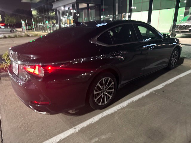Used 2022 Lexus ES 350 w/ Accessory Package 2 FWD image 3