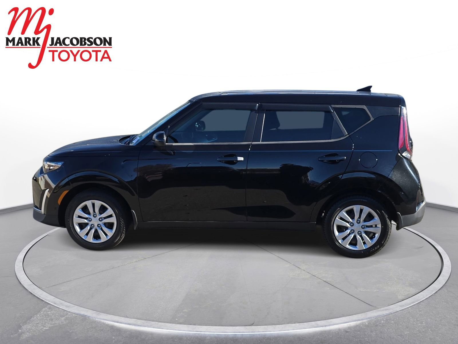 Used 2023 Kia Soul LX image 12