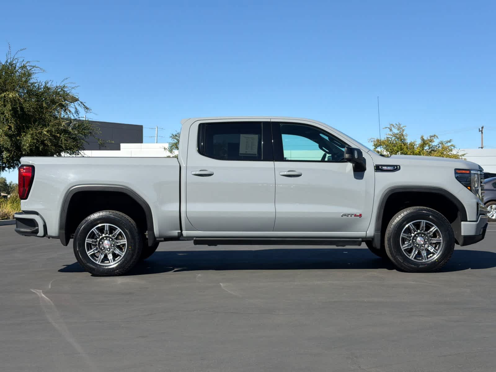 Used 2024 GMC Sierra 1500 AT4 w/ Technology Package AWD/4WD image 6