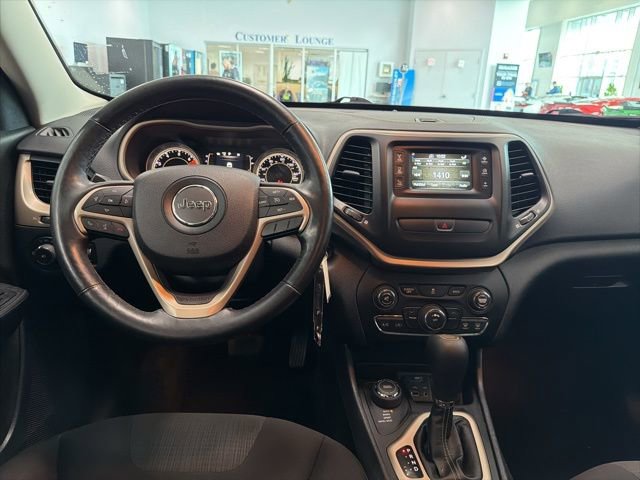 Used 2016 Jeep Cherokee Latitude w/ Cold Weather Group image 24