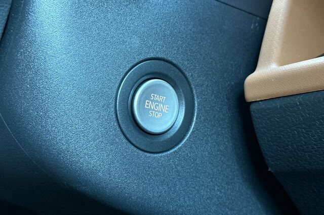 Used 2025 Volkswagen ID. Buzz Pro S RWD image 24