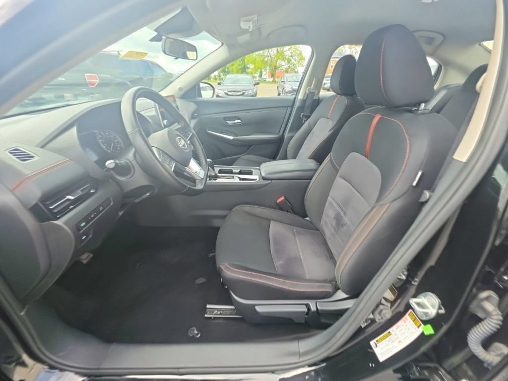 Used 2025 Nissan Sentra SR FWD image 13