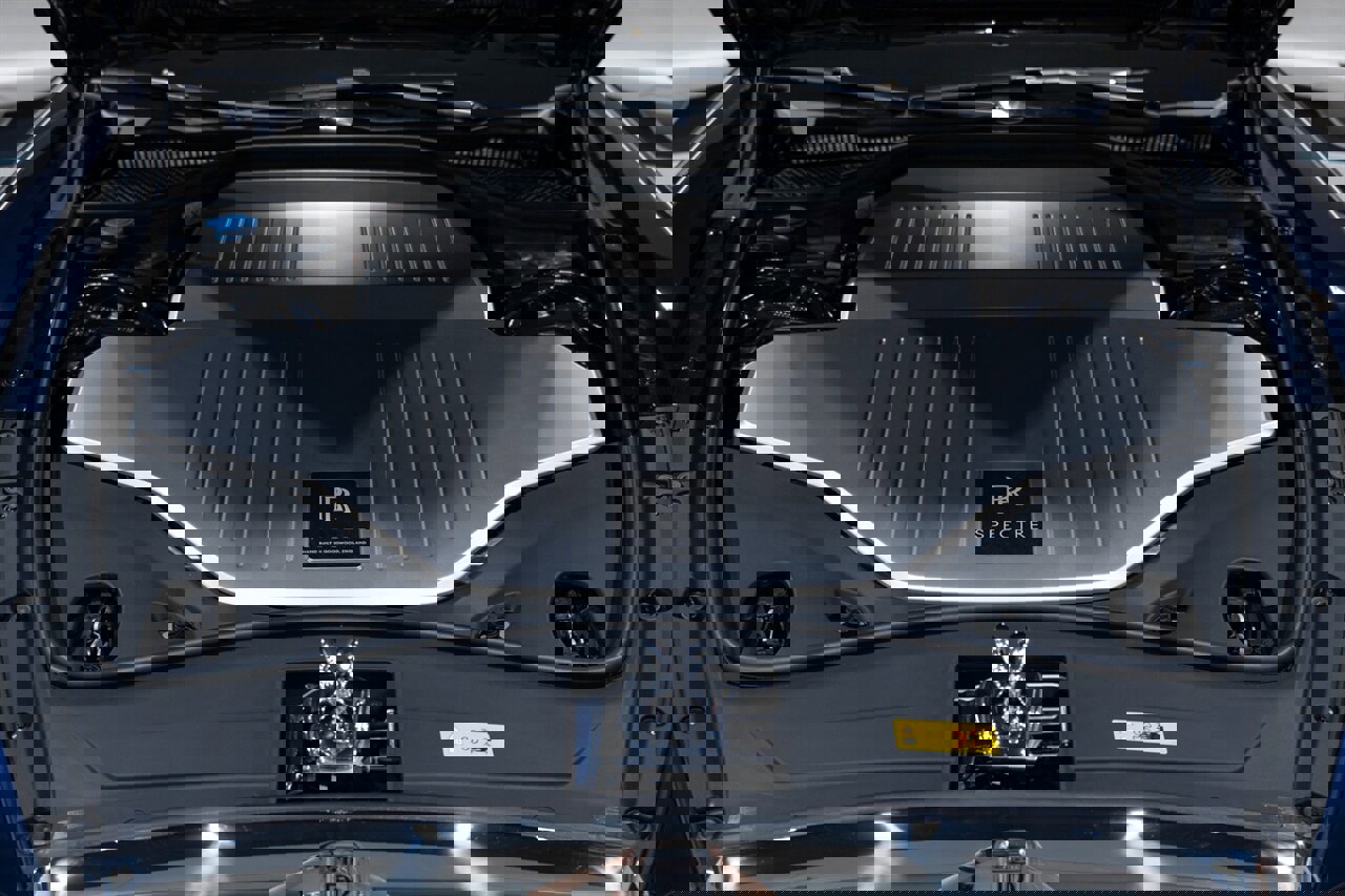 Used 2024 Rolls-Royce Spectre w/ Spectre Launch Package image 43