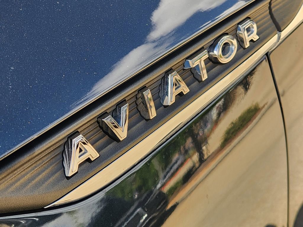 Used 2023 Lincoln Aviator Reserve w/ Equipment Group 201A image 11