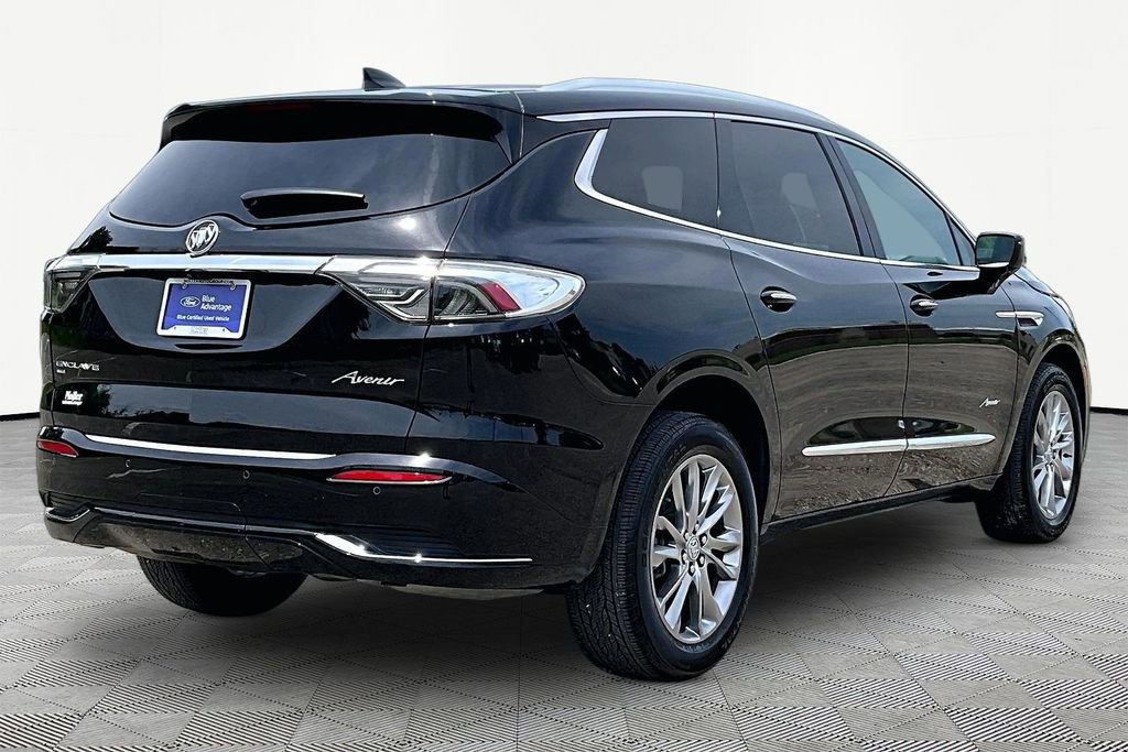 Used 2023 Buick Enclave Avenir w/ Avenir Technology Package AWD/4WD image 2