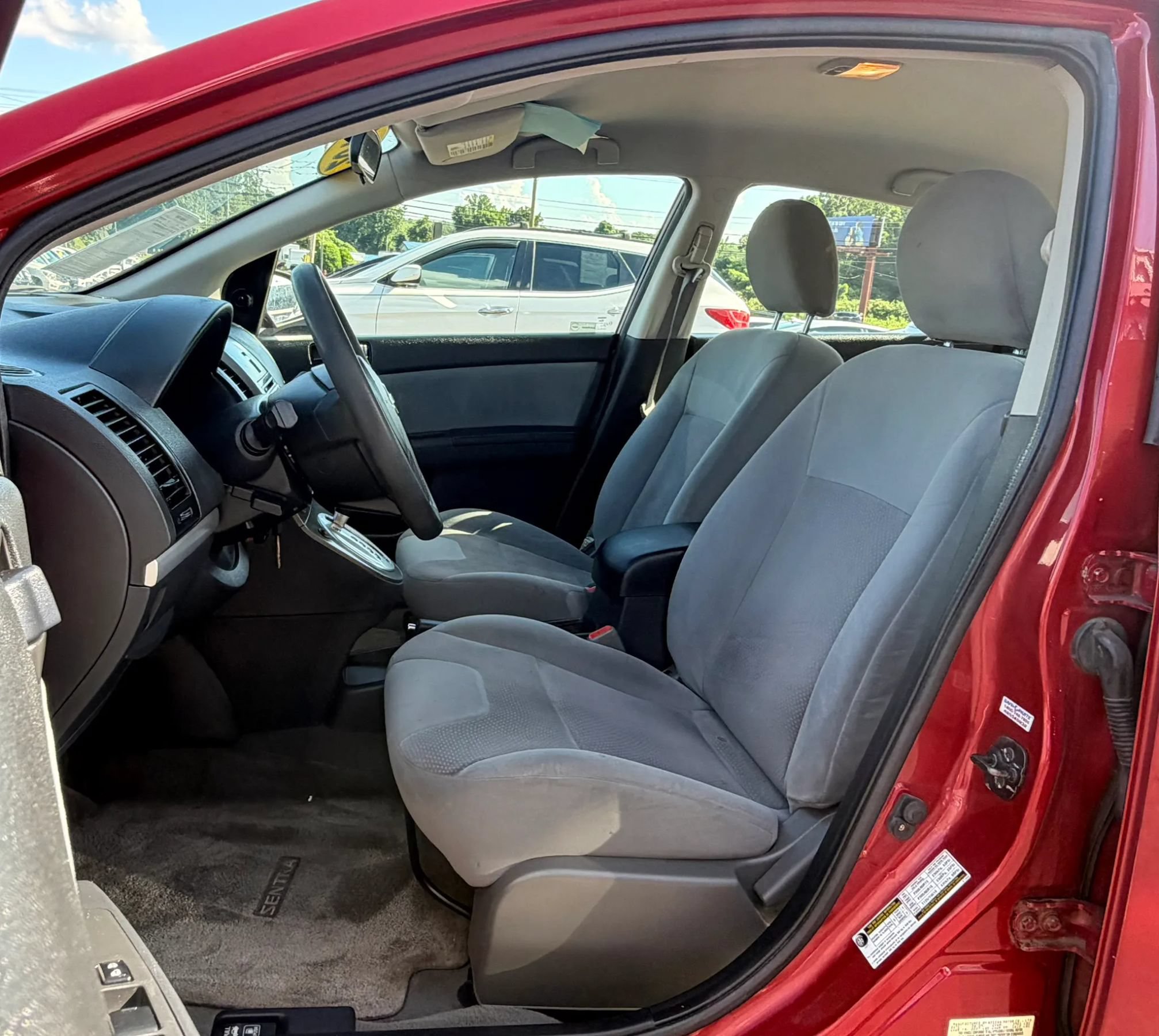 Used 2010 Nissan Sentra 2.0 FWD image 10