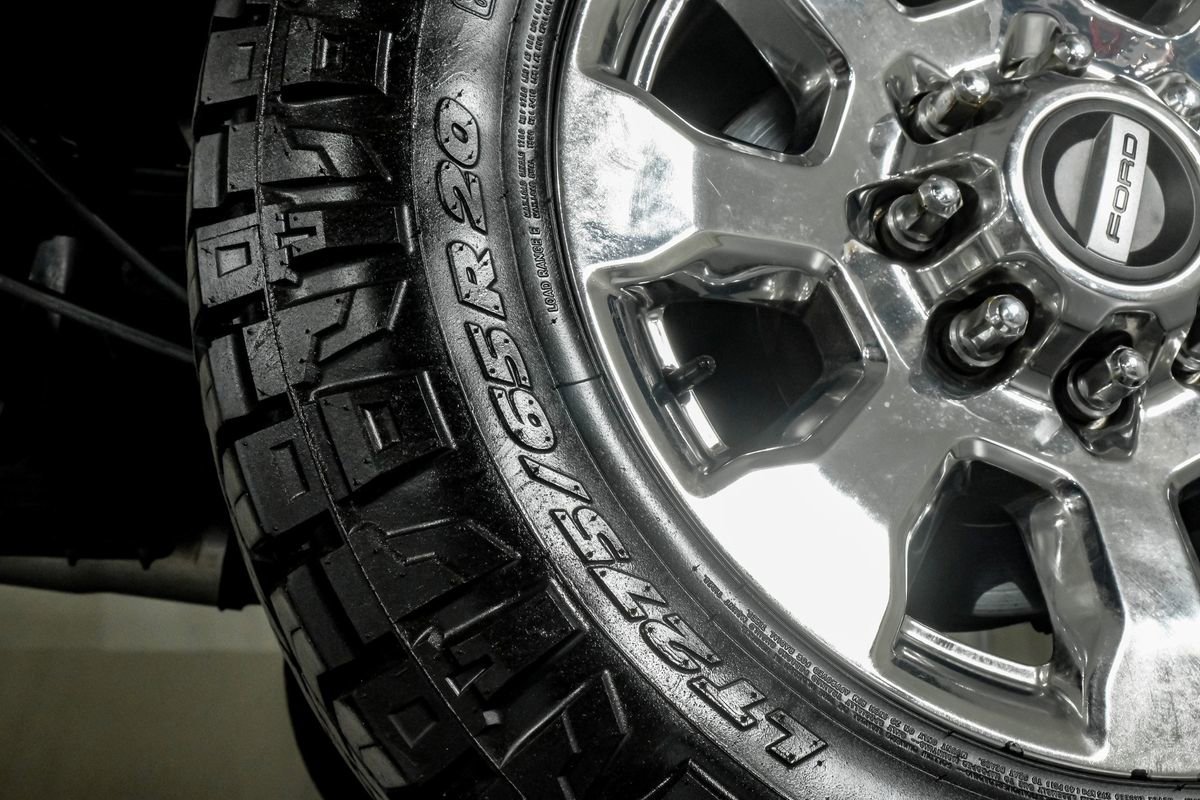 Used 2017 Ford F250 Lariat w/ Chrome Package image 55