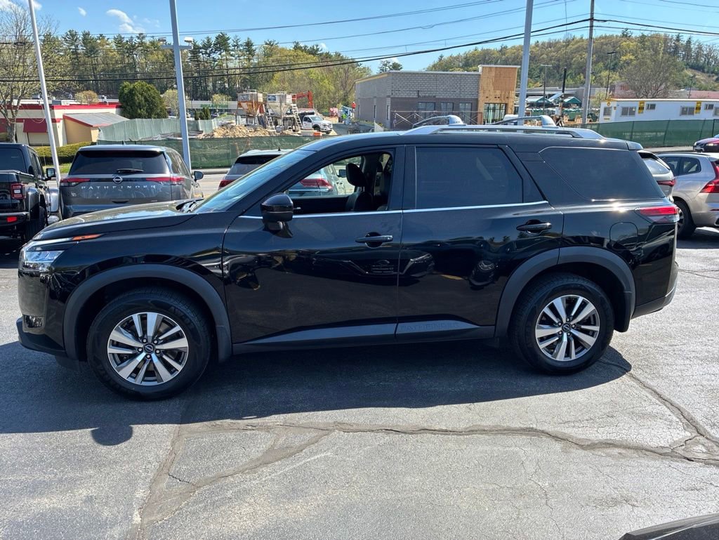 Certified 2023 Nissan Pathfinder SL AWD/4WD image 4