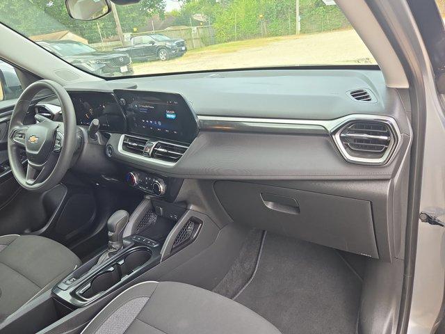 Used 2025 Chevrolet TrailBlazer LT AWD/4WD image 30