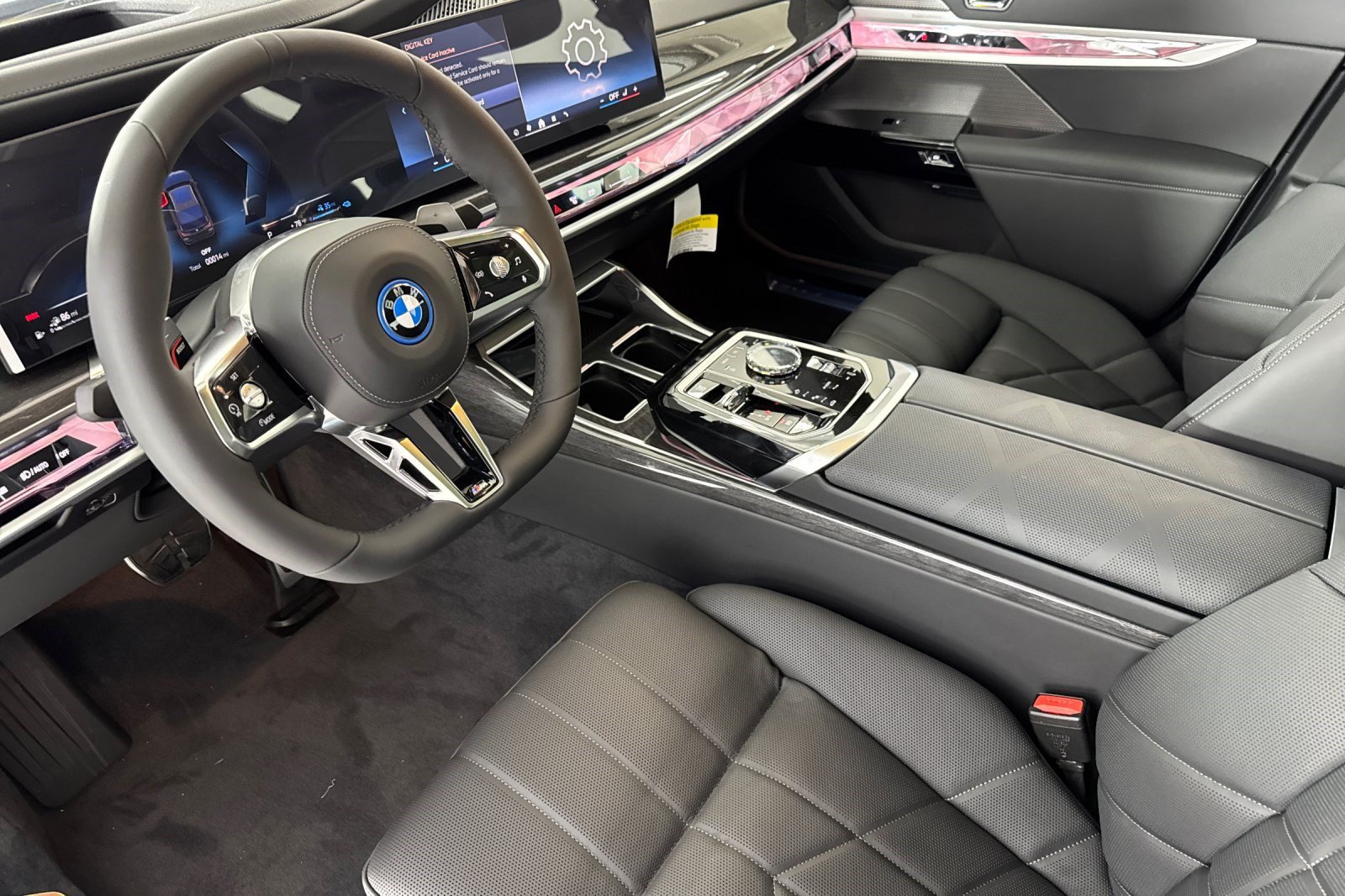 New 2026 BMW 750e xDrive w/ Premium Package AWD/4WD image 4