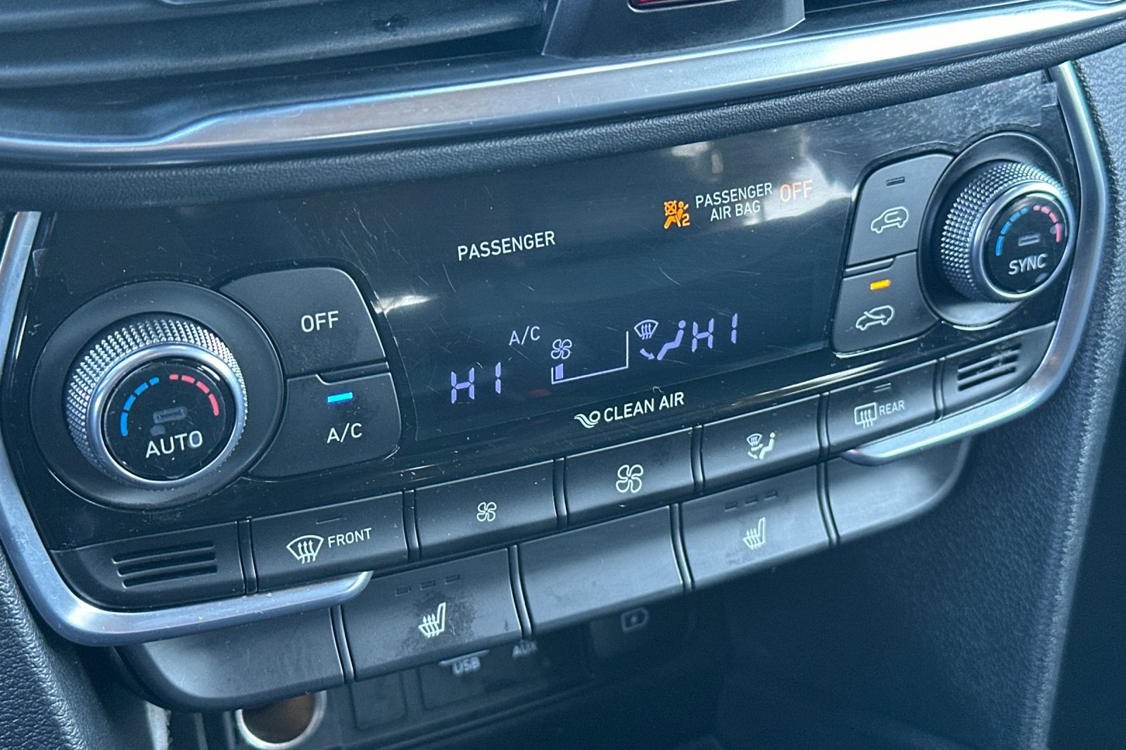 Used 2020 Hyundai Santa Fe SEL w/ Convenience Package image 21