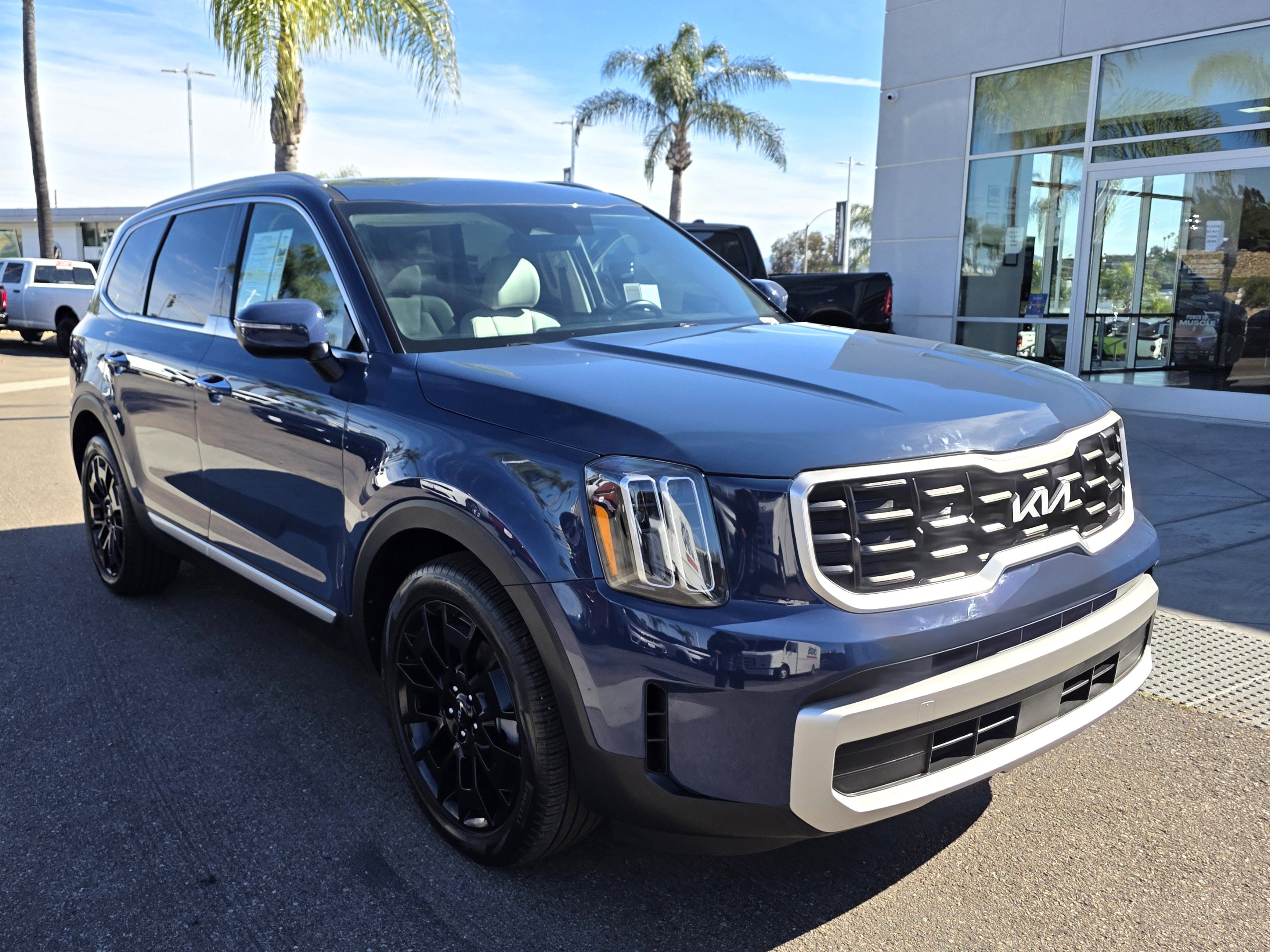 Used 2023 Kia Telluride S w/ S Sunroof Package image 6
